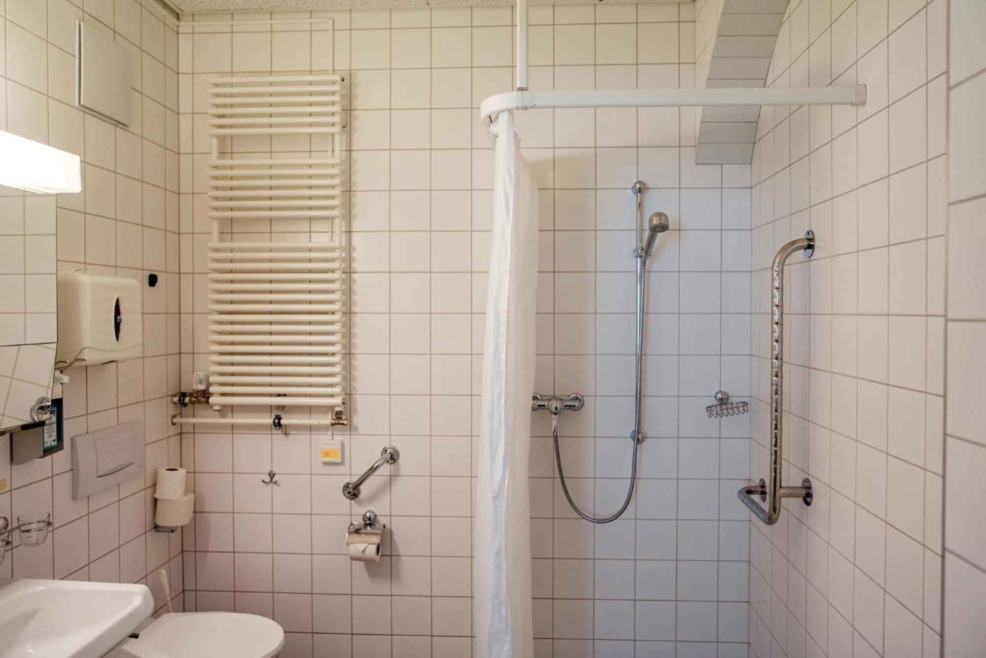 Gruppenhaus Lindenhof 楚尔瓦尔登 外观 照片