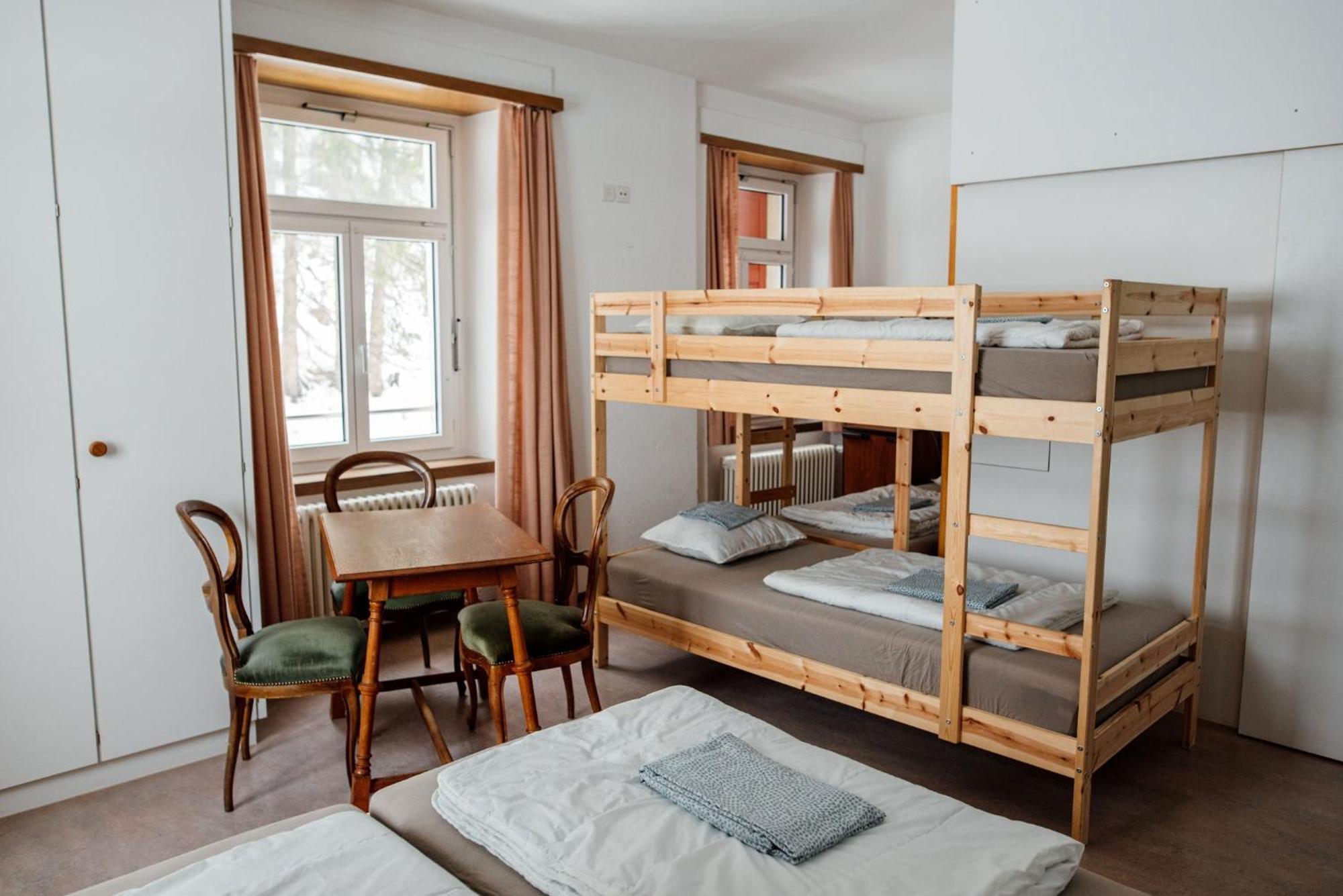 Gruppenhaus Lindenhof 楚尔瓦尔登 外观 照片
