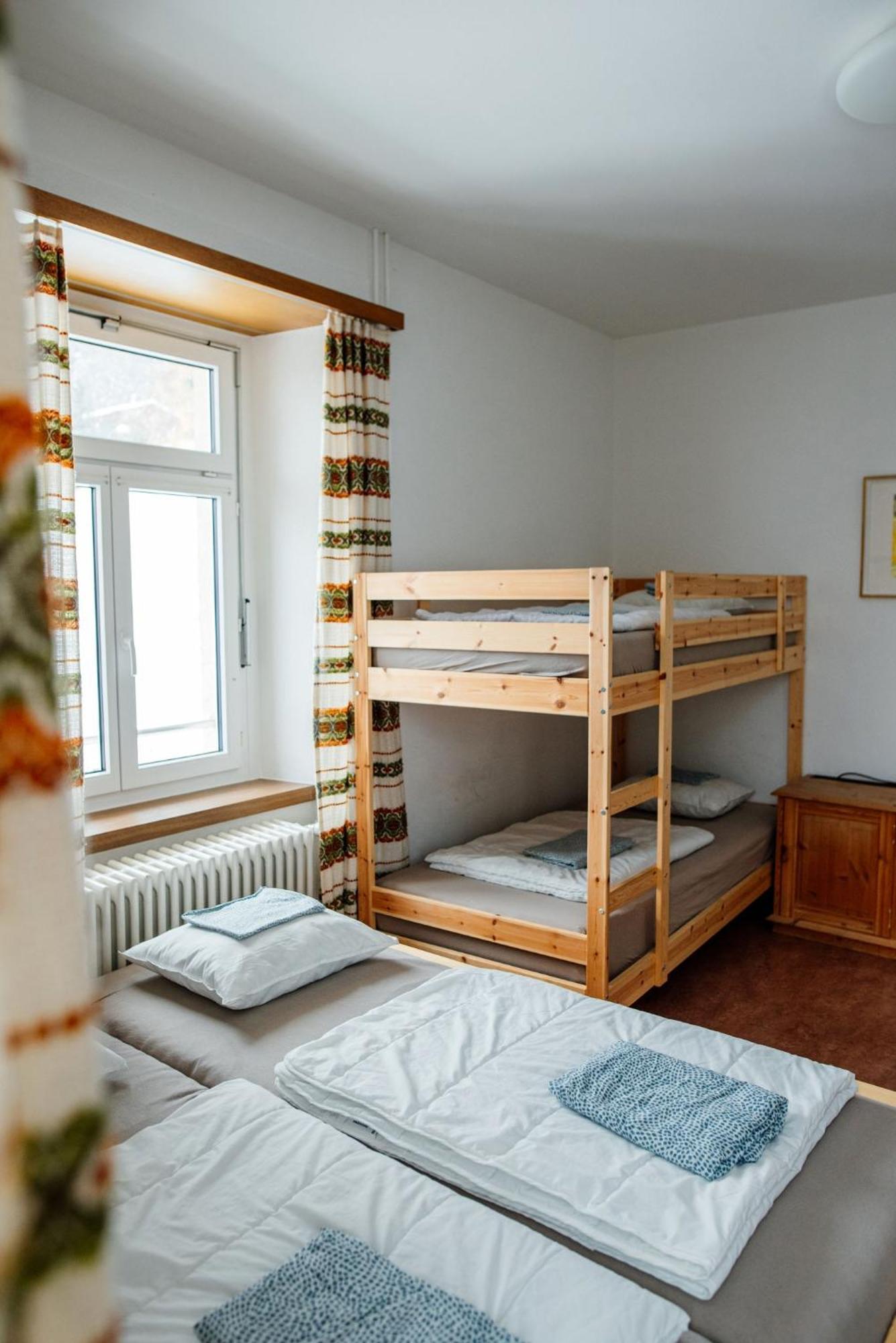 Gruppenhaus Lindenhof 楚尔瓦尔登 外观 照片